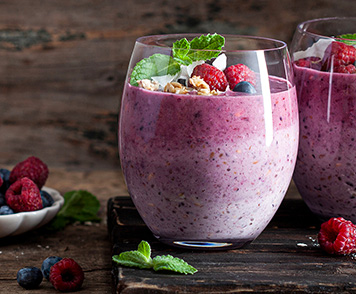 Pudin de avena y mermelada de frambuesas