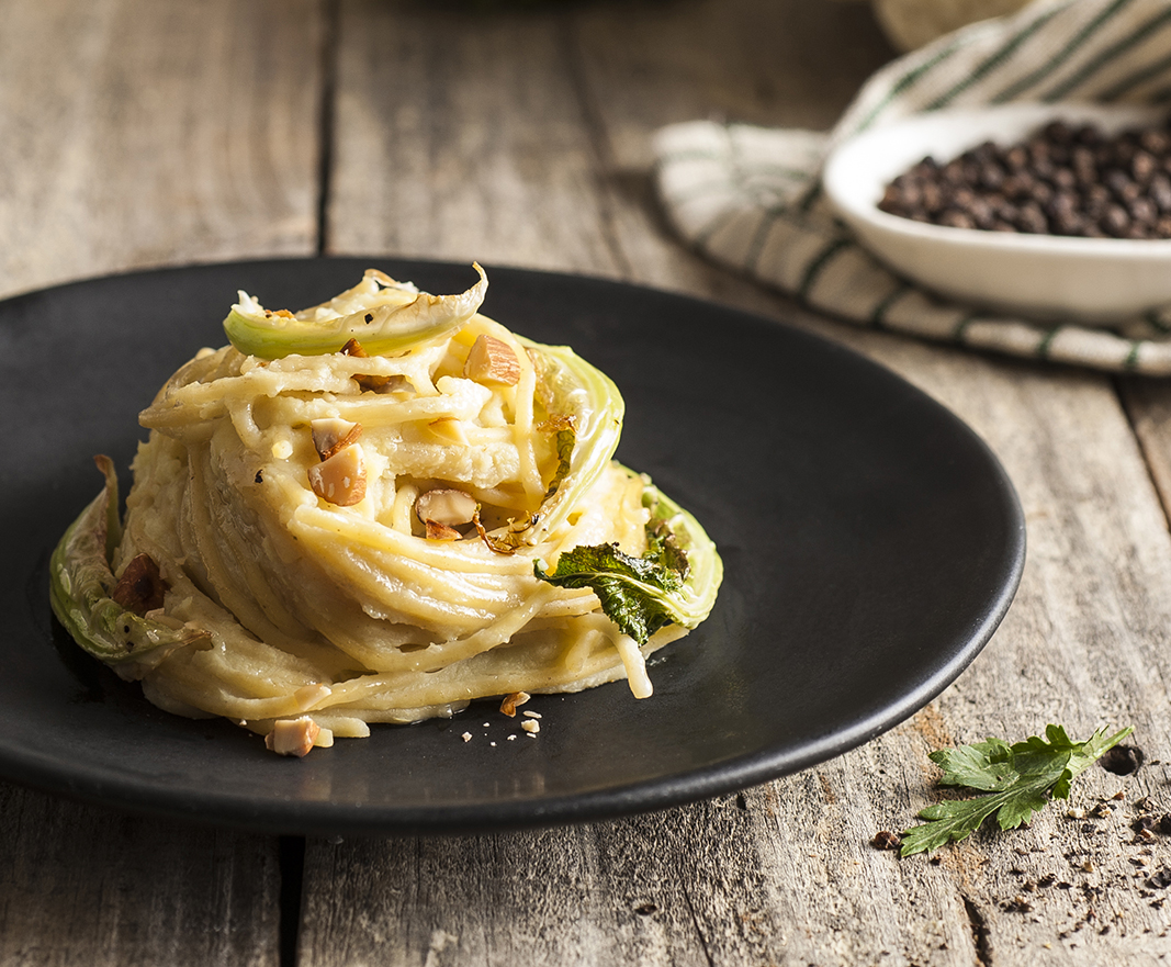 Spaghettis con carbonara de coliflor