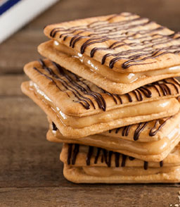 Alfajores de mantequilla de maní y chocolate